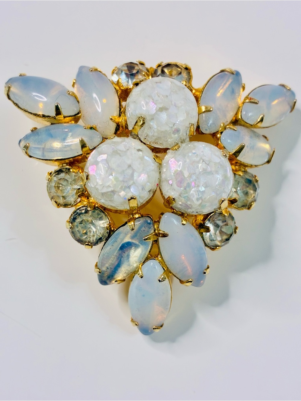 VYG Retro Ladies Gold-Tone White Opalescent Glitter Confetti Cluster Brooch